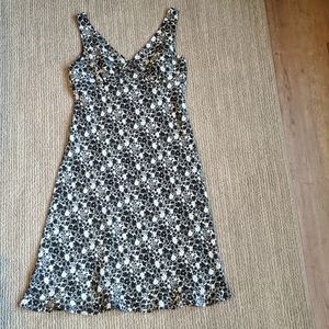 Express black and white summer daisy dress